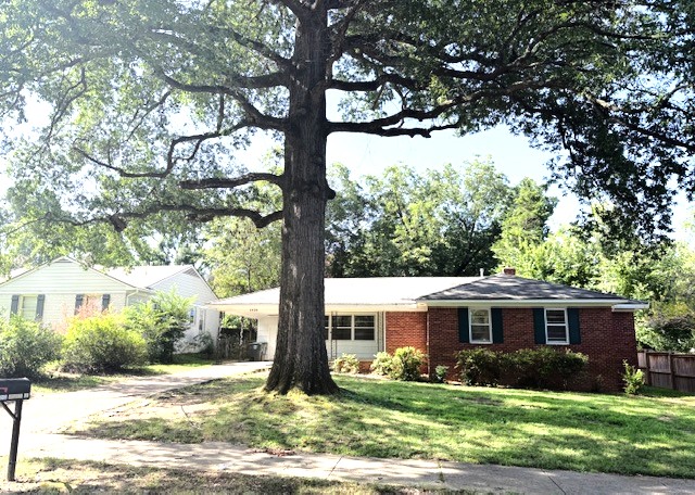 5243 Laurie Ln