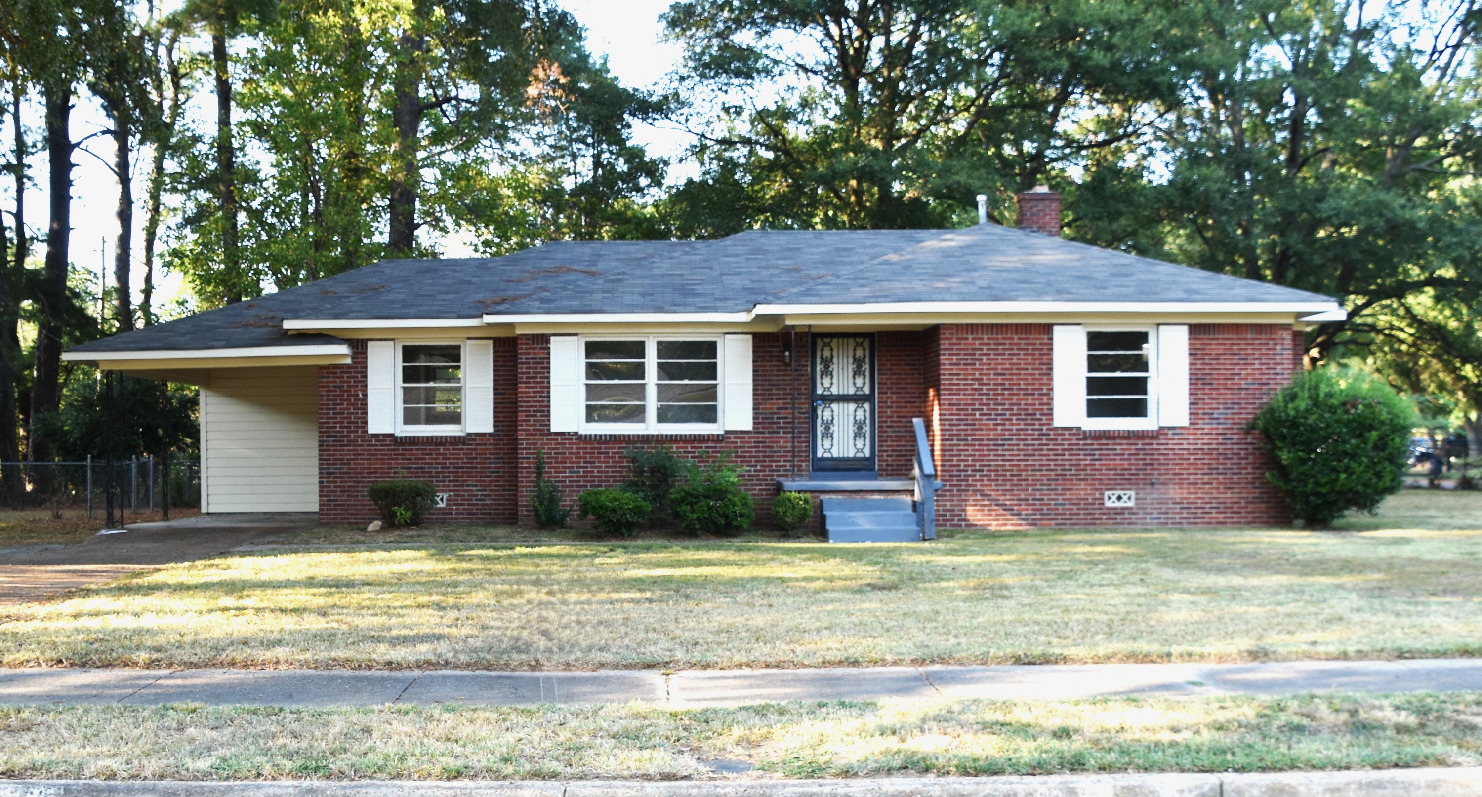 5302 Laurie Ln